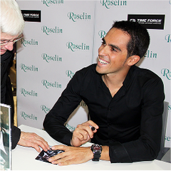 Firma de autógrafos con Alberto Contador en la inauguración de una nueva tienda Roselin.