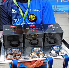 Roselin entre relojes en la Copa del Mundo de Triatlón, 2017