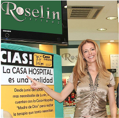 Paula Vázquez en la inauguración de la Casa-Hospital de Lurín, proyecto solidario en Perú