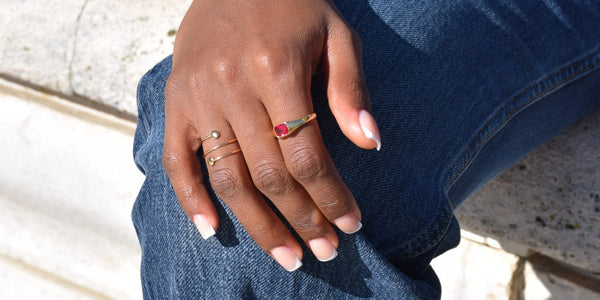 Anillos de Oro: Diseños Clásicos y Modernos para Cada Gusto