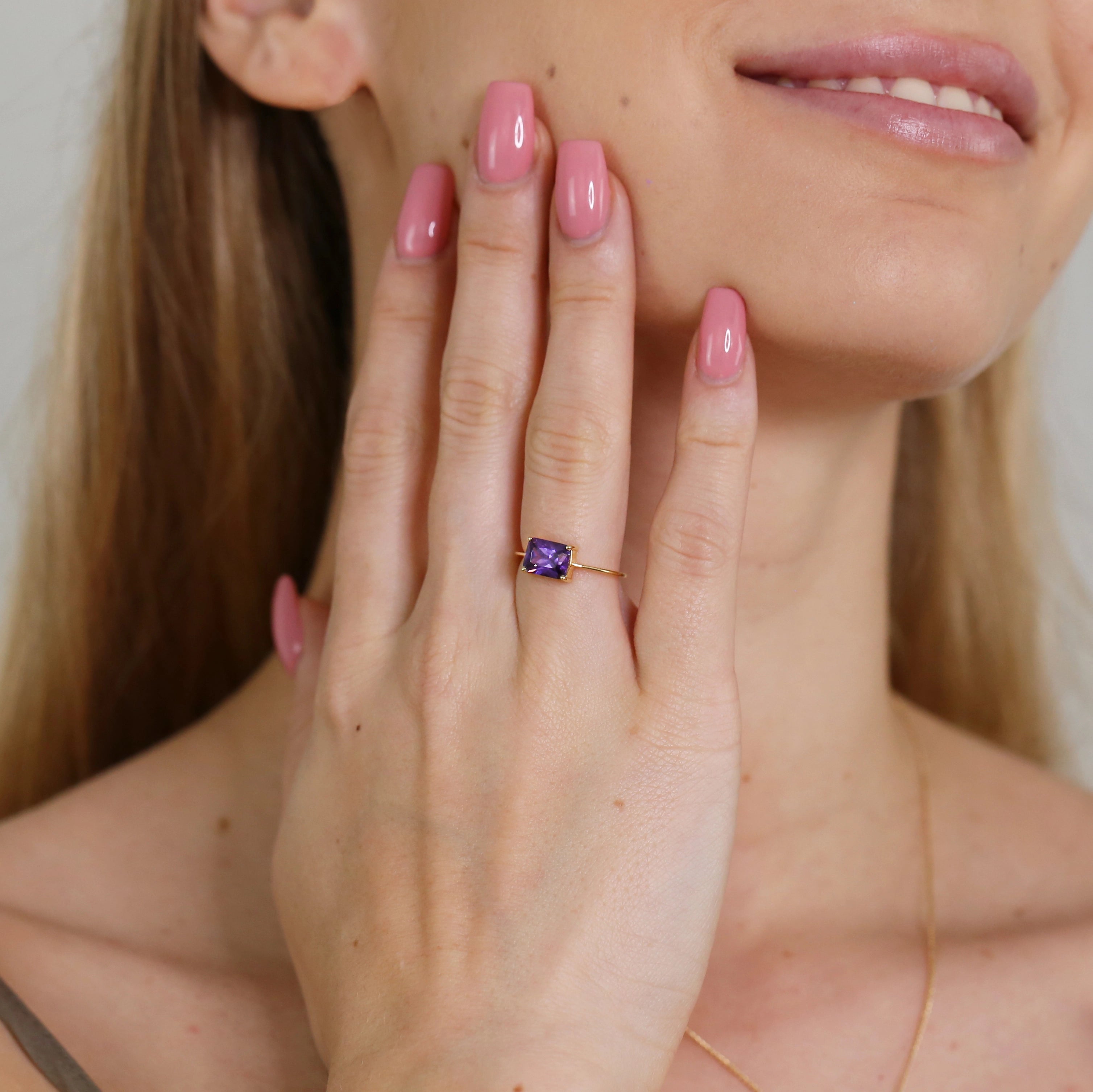 Anillo amatista cuadrada