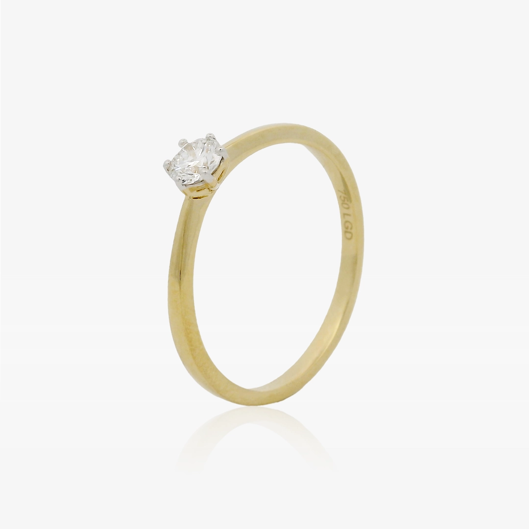 Anillo solitario DC