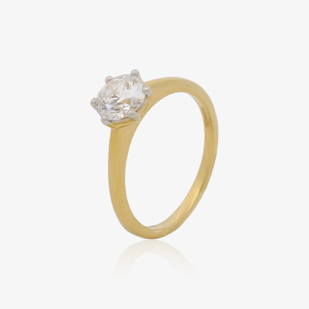 Anillo solitario DC