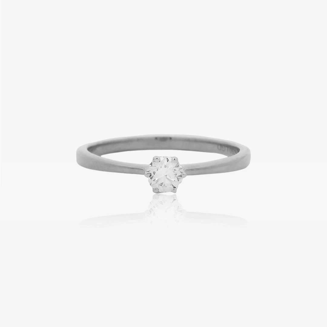 Anillo solitario DC