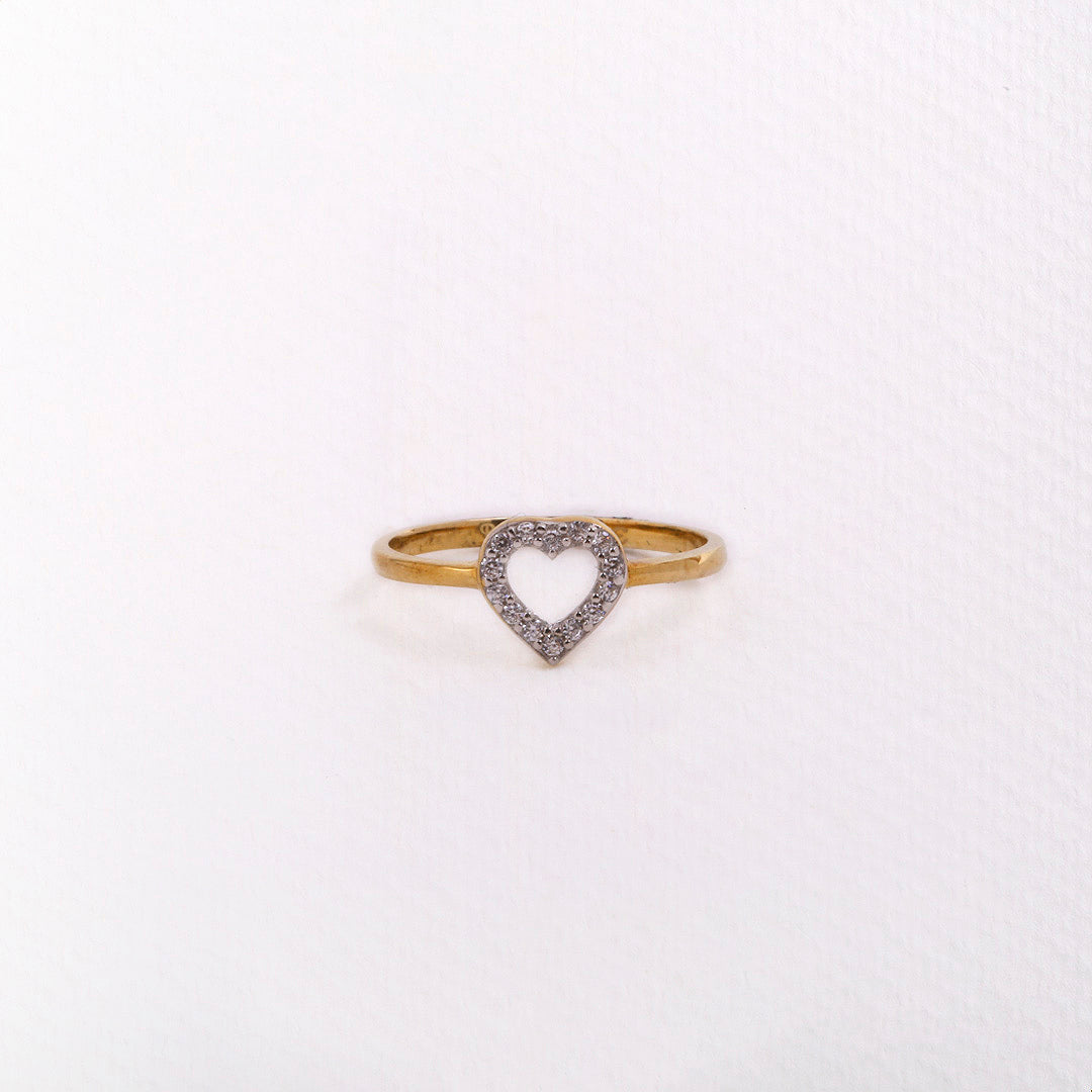 Heart ring with zircons