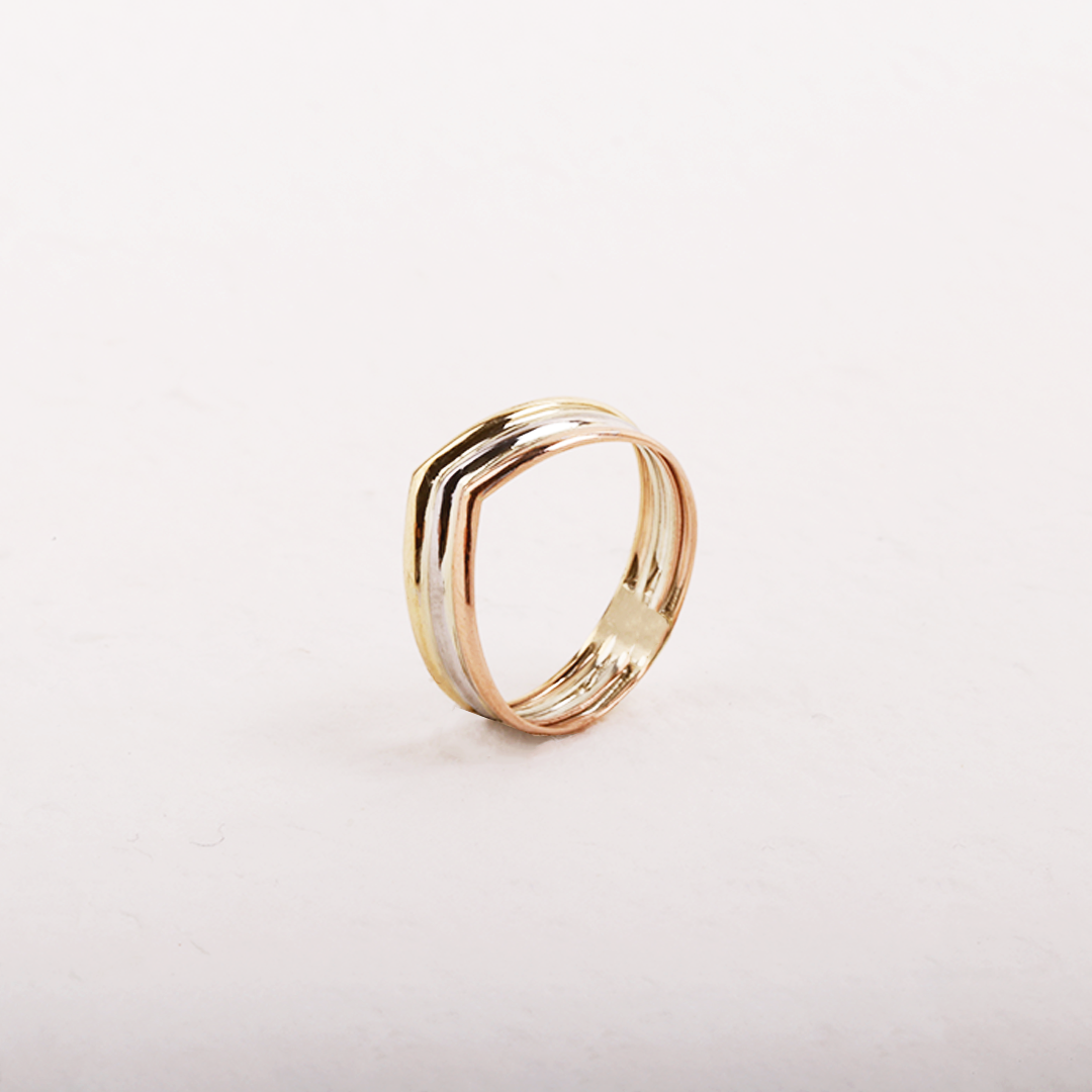 Tricolor ring