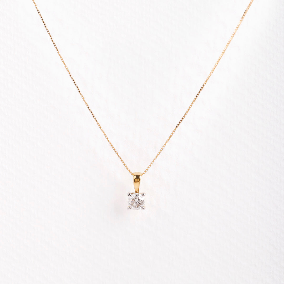 4 Claw Diamond Necklace