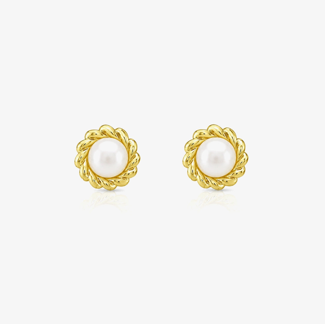 Pearl graduation earrings