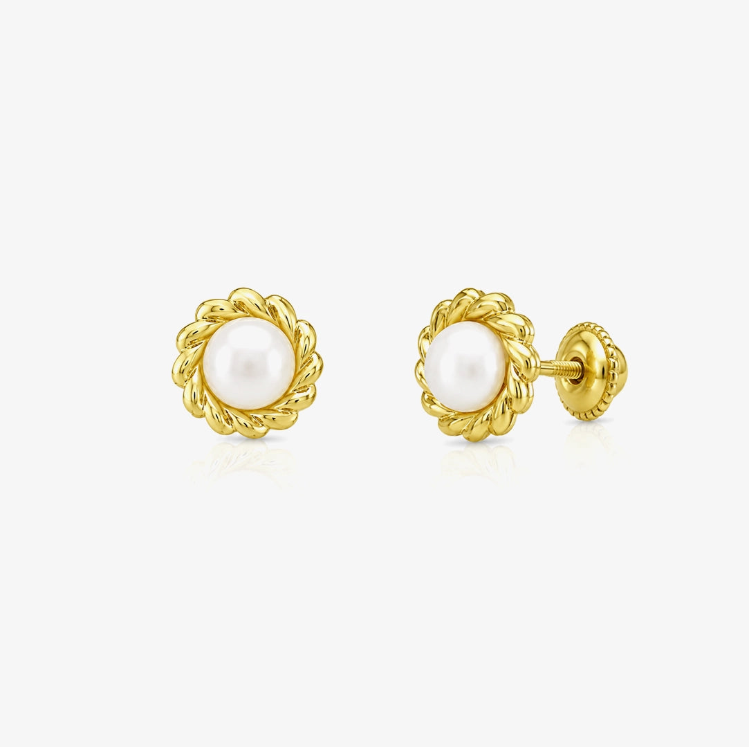 Pearl graduation earrings